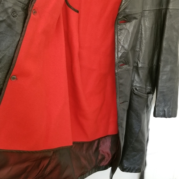 60s Black Leather Trench Coat with Belt and Wide Collar - Picture 10 of 10